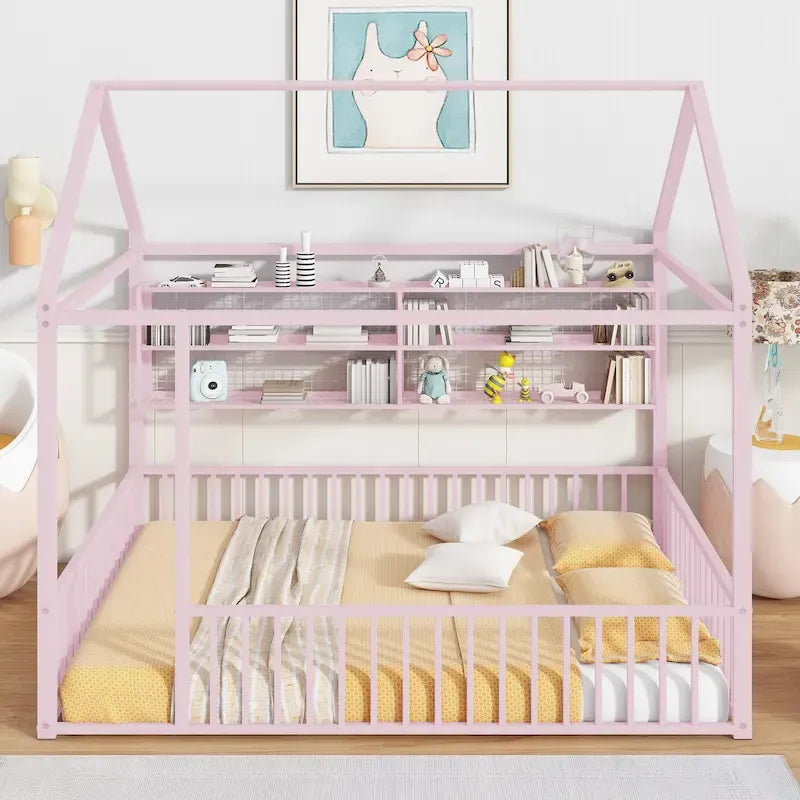 Cadre de lit jumeau en métal en forme de maison avec étagères grillagées et barrière de rangement