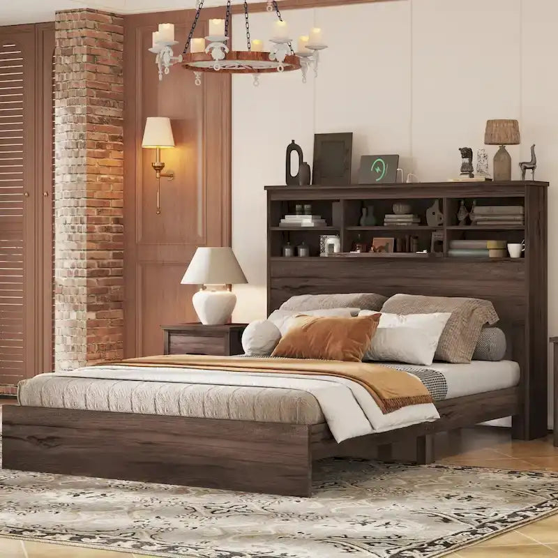 Lit plateforme queen en bois vintage avec tête de lit de rangement